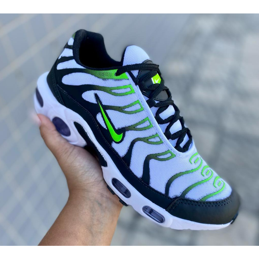 Tênis Nike Air Max 95 TN Plus Preto e Branco Lançamento Masculino Academia