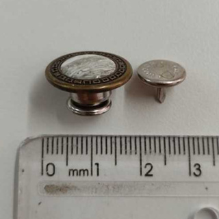 Botão Metal Flexível Madrepérola Ouro Velho - 5 Unidades