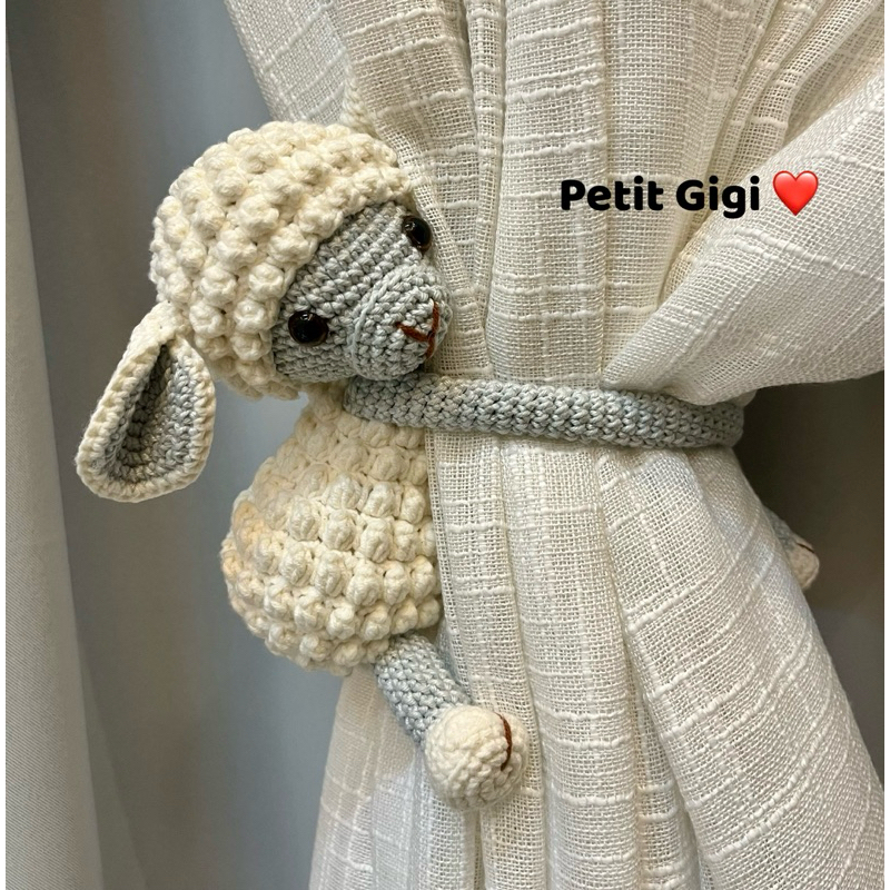 Prendedor/ Agarra Cortina Ovelha Amigurumi