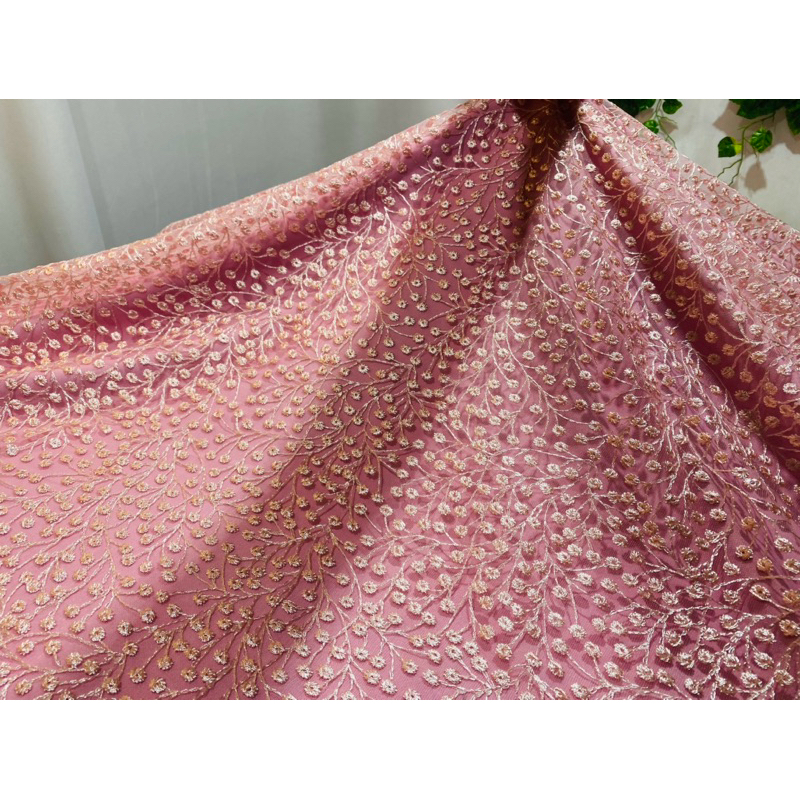 Renda tule bordado em flores delicadas rosa bebê 0,5X1,35(meio metro ...