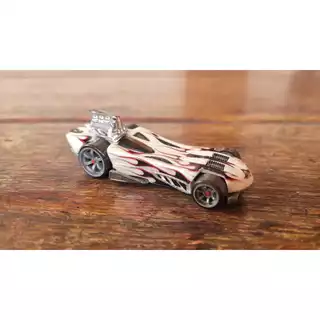 Hot Wheels - Power Bomb Branco - AcceleRacers: Metal Maniacs 2005 (Fora da Embalagem) - Main Line 1:64