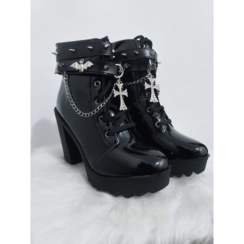 Bota coturno salto alto cruz verniz morcego vegano - Santacrow