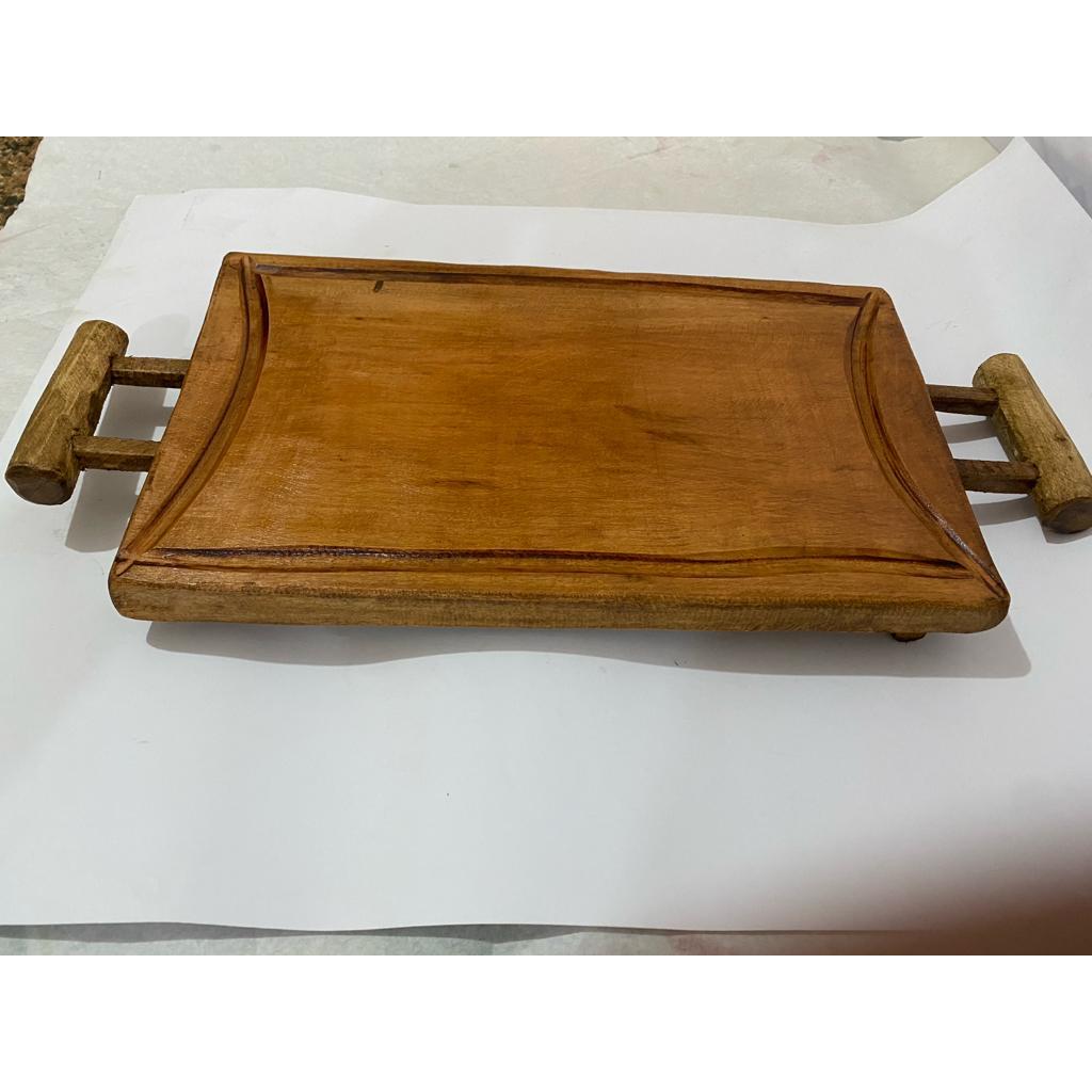 Tabua de carne rustica com alça para uso e decoraçao