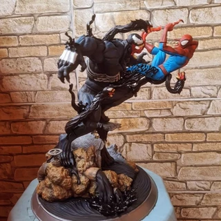 Estátua Homem-Aranha vs Venom 1/6 em Resina Action Figure