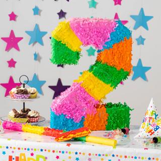 pinhata numero 2 p, com bastão, tapa olhos e confetes em Oferta na Shopee