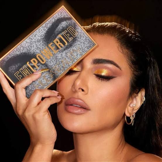 Huda beauty EMPOWERED EYESHADOW PALETTE store