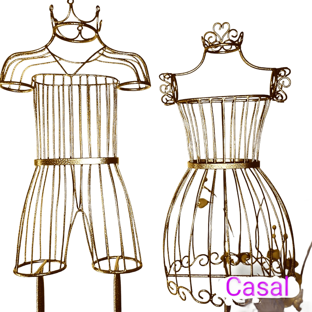 Casal De Manequins Aramado Vestindo 4 Ate 7 Anos ( Dourado )