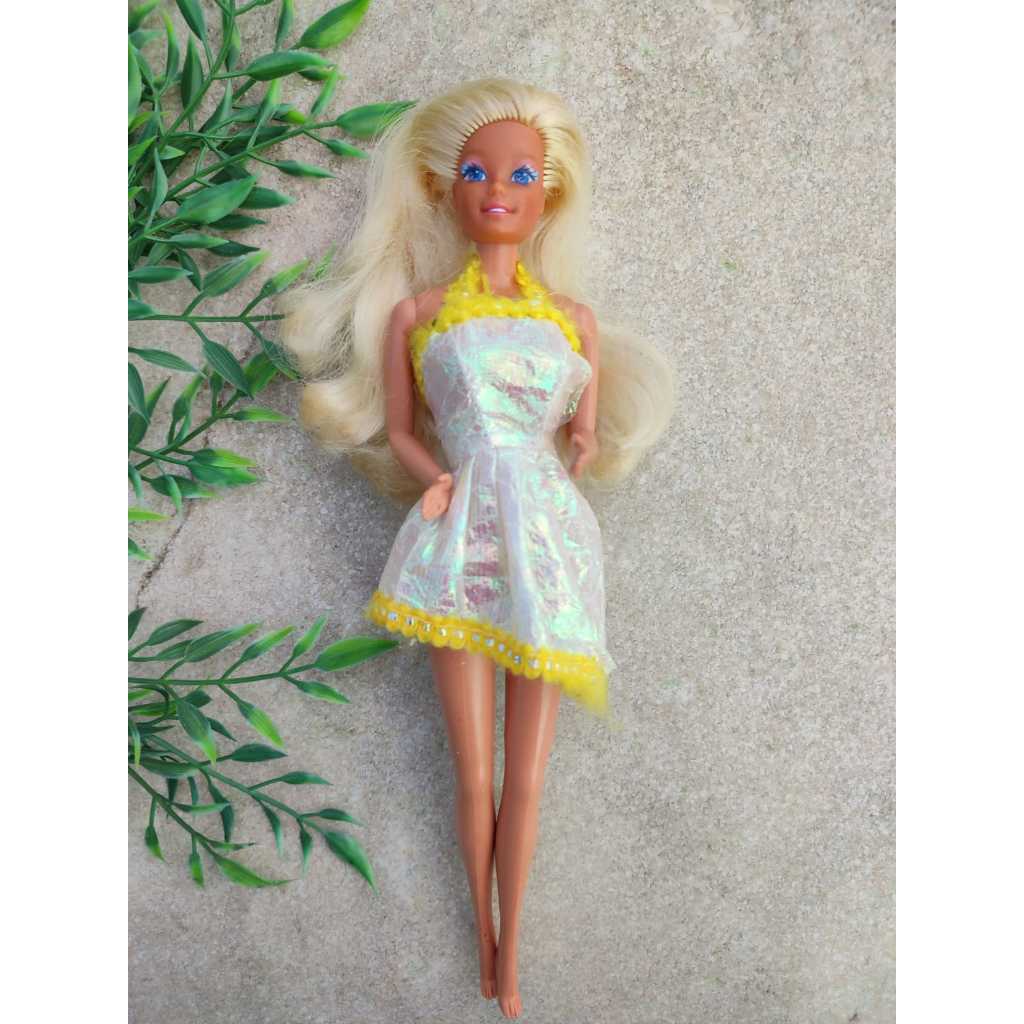 (LER DESCRIÇÃO) Barbie estrela antiga moda flor 1993 usada