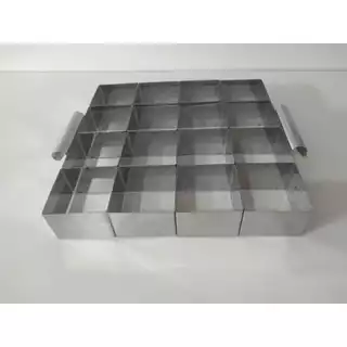 CORTADOR Para Pão De Mel Quadrado De 7 CM Com 16 Cavidades