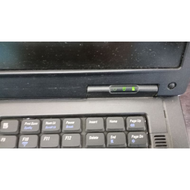 NOTEBOOK. NOTEBOOK COM DEFEITO, MODELO VOSTRO 1000.