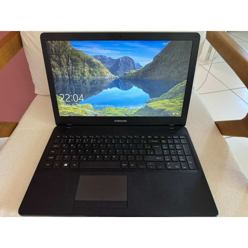 Notebook Samsung Essentials E34 Intel Core i3 4GB 1TB Tela LED FULL HD 15.6" Windows 10 - Preto