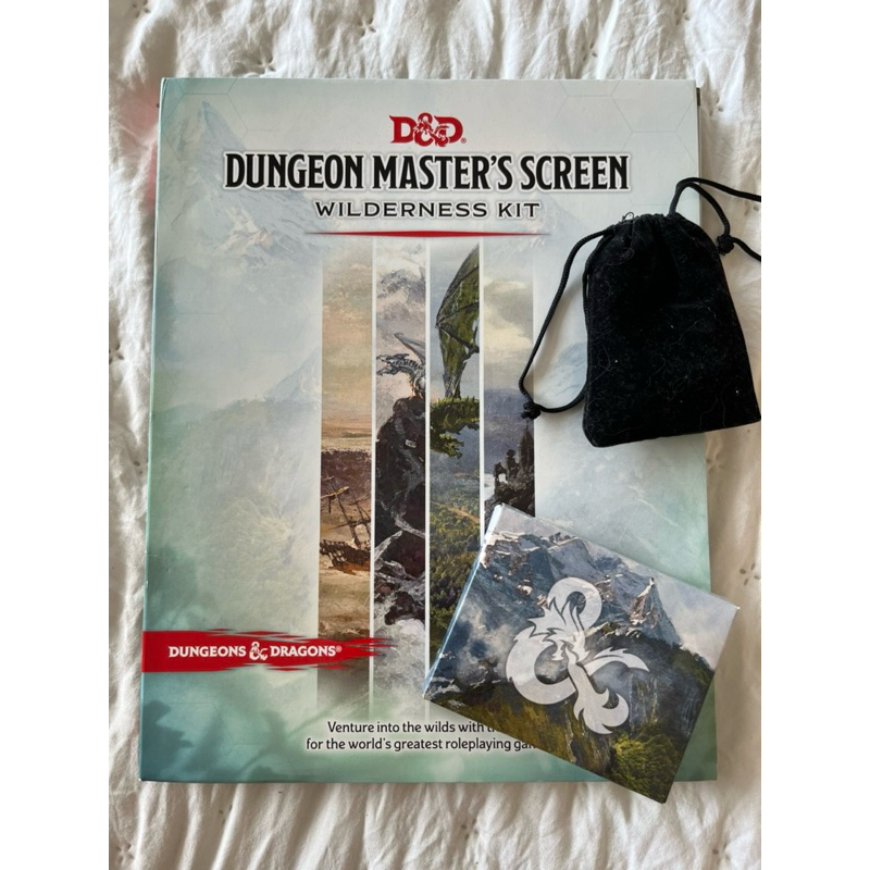 D&D Kit de mestre: D&D Dungeon Master’s Screen Wilderness kit + dados.