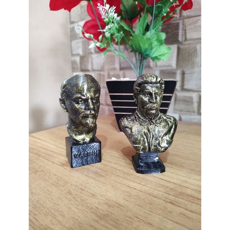 Busto Lenin e Stalin em impressão 3D.