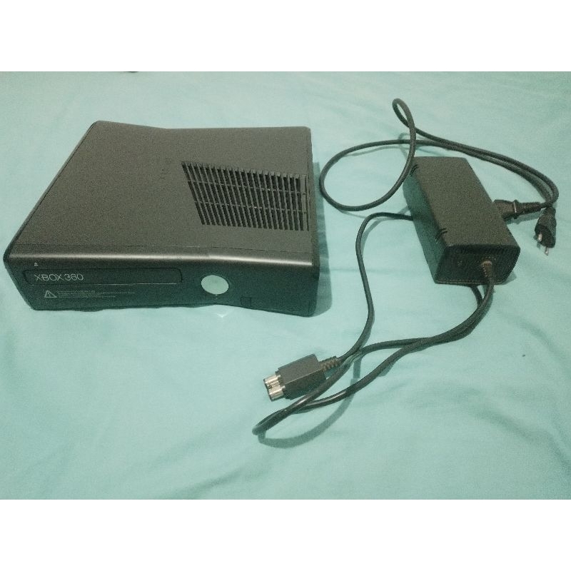 XBOX 360 RGH + HD 1TB LOTADO c/ 1 Controle, Fonte Bivolt, Case Externo