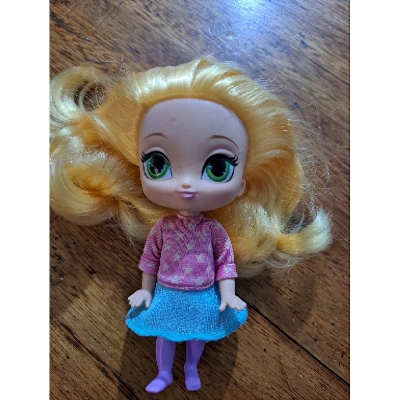 Shimmer and best sale shine leah doll