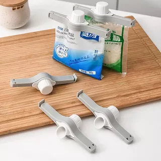 Kit com 3 peças Prendedor Lacre com Tampa para Fechar Embalagem Plástica Dosador de Alimento cor sortido