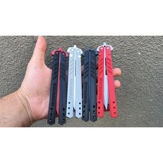 Faca borboleta Arasaka impressa em 3D