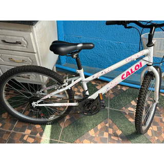 Bicicleta feminina Caloi Ceci com cestinha