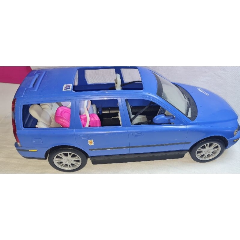 Barbie happy shop family car