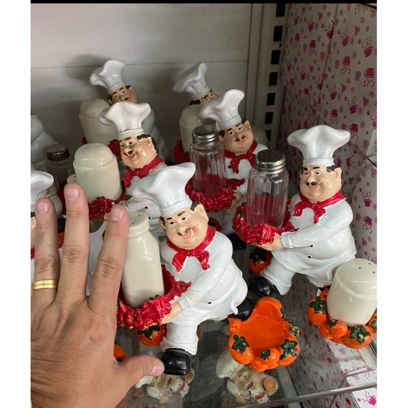 cozinheiro em Resina com duas bandejas porta trecos decoração de restaurante