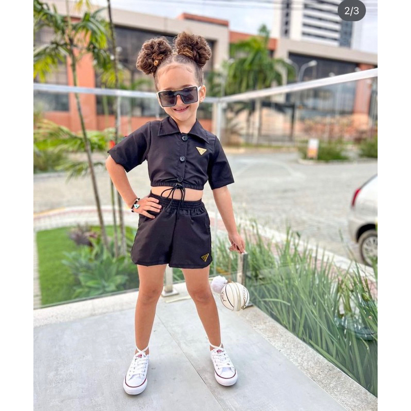 Conjunto de Luxo Prada Milano Moda Gringa Mini Diva Blogueirinha Infantil  Para Meninas Estilosas Cropped + Shorts Estilosa