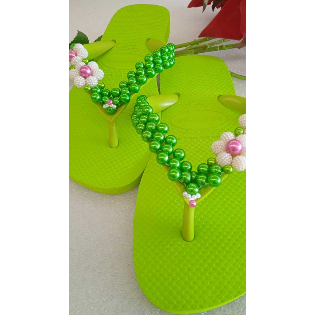 CHINELO BORDADO PERSONALIZADO COM PÉROLAS PEDRARIAS IDEAL MADRINHAS