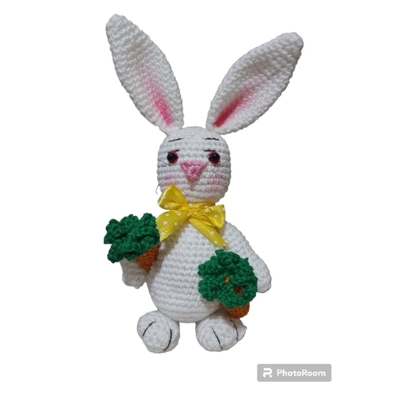 Coelho com Cenoura em Amigurumi