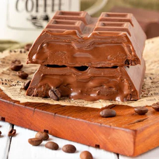 barra de chocolate recheada grande Pascoa