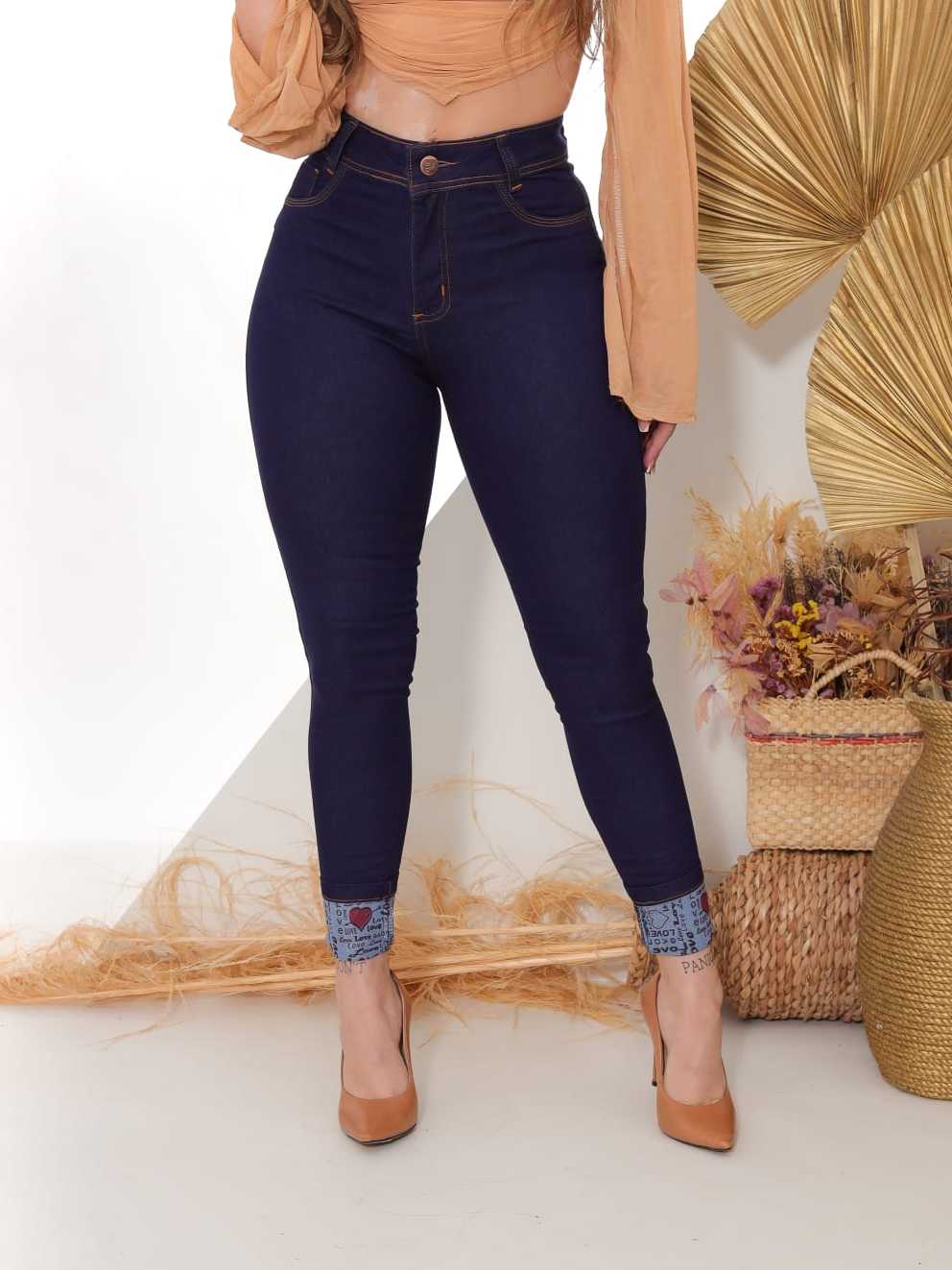 Calça Jeans Feminina Skinny Barra Dobrada Estampada Lavagem Azul