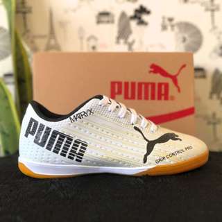 Futsal shoes hot sale shopee