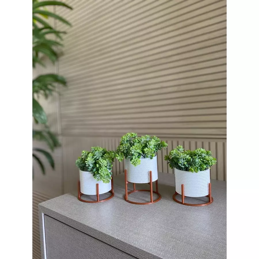 Kit 3 Vasos Cachepot Mini Decorativo Com Suporte e Plantas Artificiais Inclusas — foto 2 de 2