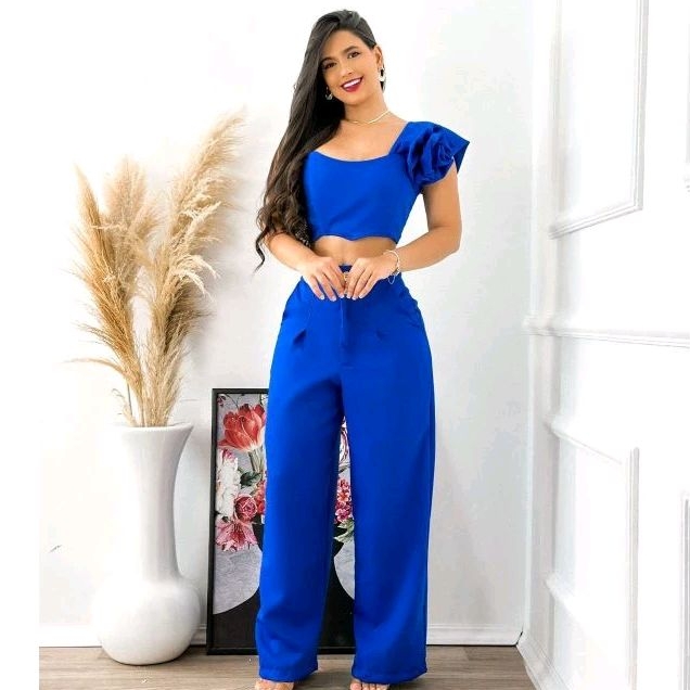 CONJUNTO CALÇA ALFAIATARIA E CROPPED OMBRO A OMBRO