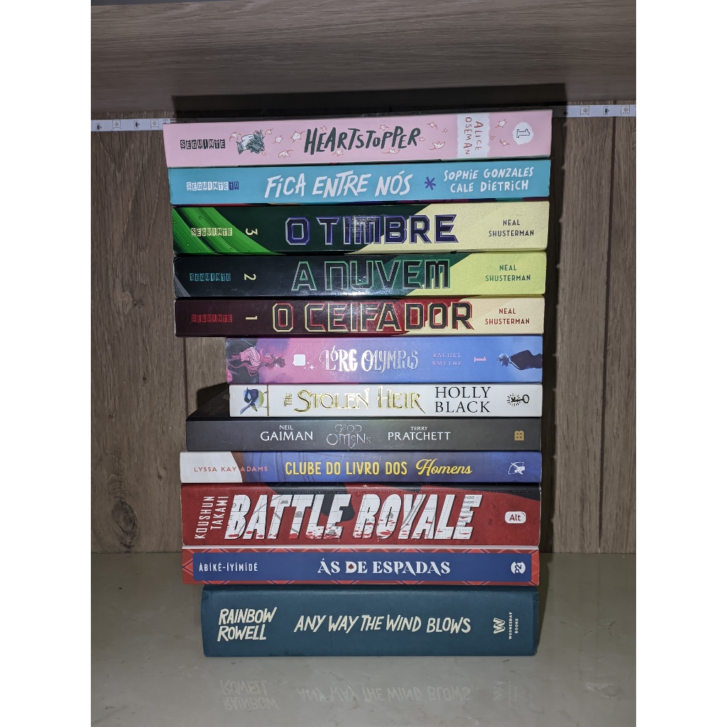 DESAPEGO LITERÁRIO - livros semi-novos (Heartstopper, Lore Olympus, Battle Royale, mais)