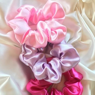 Kit 20 Xuxinha Scrunchie amarrador de cabelo feita em cetim anti frizz varias cores
