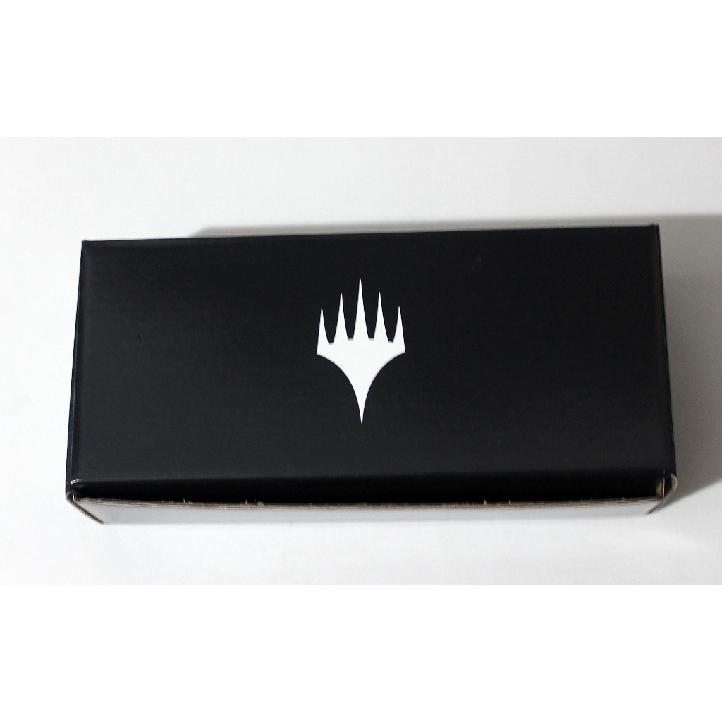 Magic The Gathering - Caixa com simbolo Magic + 3 Dados D20 + Caixa para Deck até 75 Cards