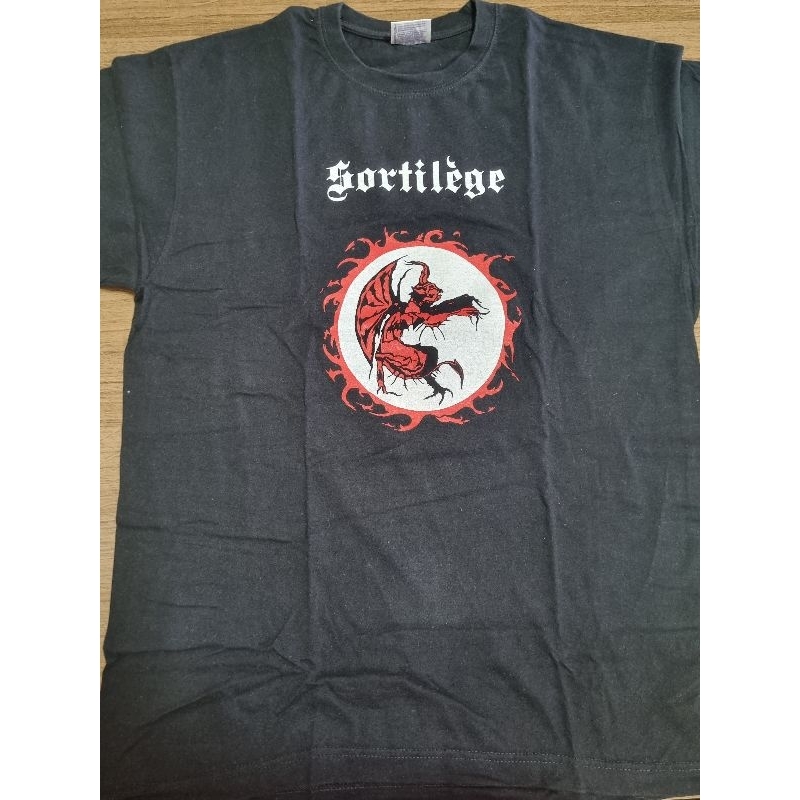 Camiseta Sortilège - Tamanho XL | Shopee Brasil