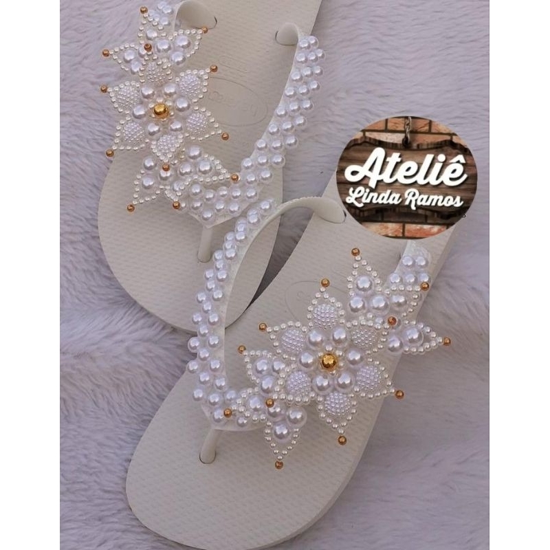 Chinelos bordados havaianas customizadas, flor renda francesa