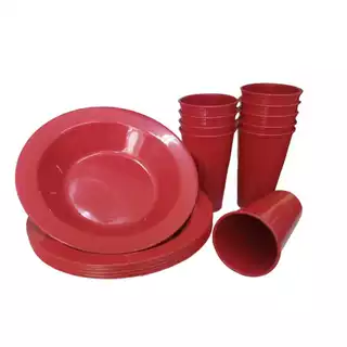 Kit 10 pratos mais 10 copos em plástico resistente