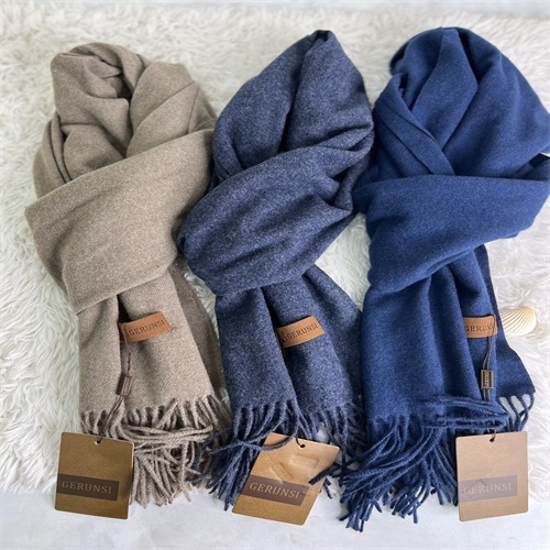 Cachecol masculino clássico de cor sólida