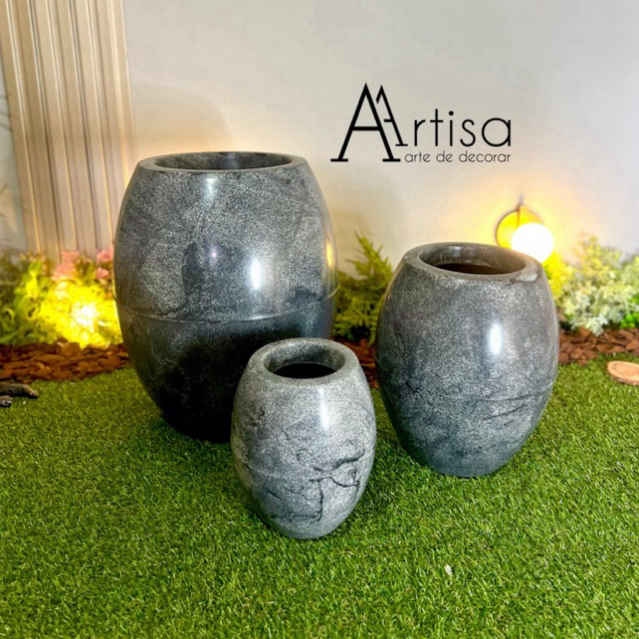 Kit 3 vasos para plantas em polietileno Oval liso P, M e G