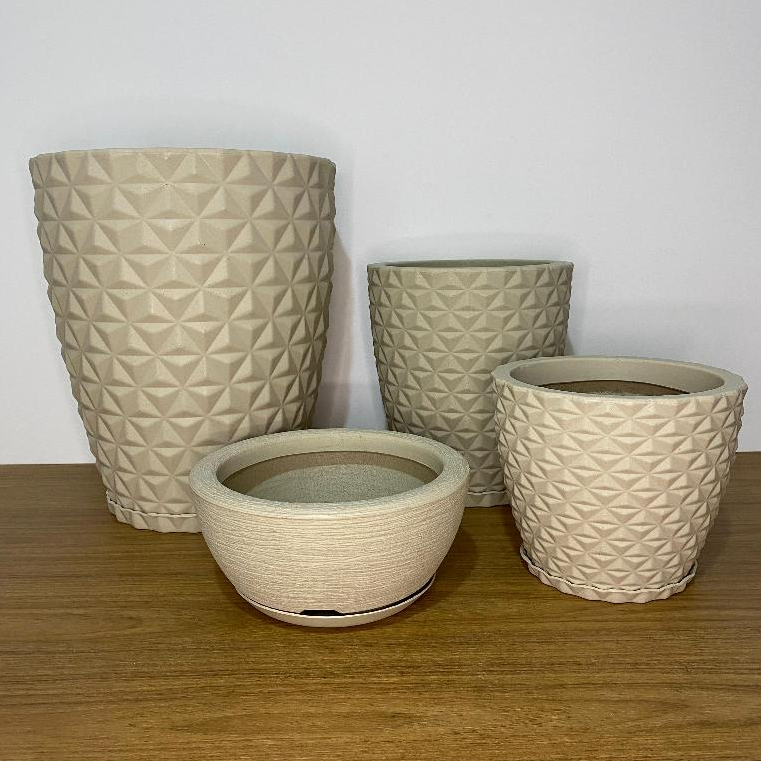 Kit 4 Vasos Decorativos Planta Flor Polietileno Redondo Diamante N1 N2 N3 +Bacia N1 com Pratos