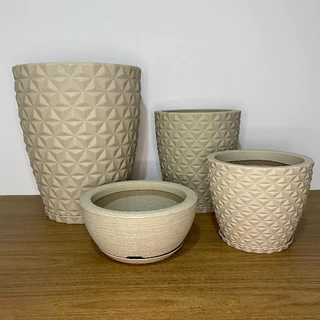 Kit 4 Vasos Decorativos Planta Flor Polietileno Redondo Diamante N1 N2 N3 +Bacia N1 com Pratos