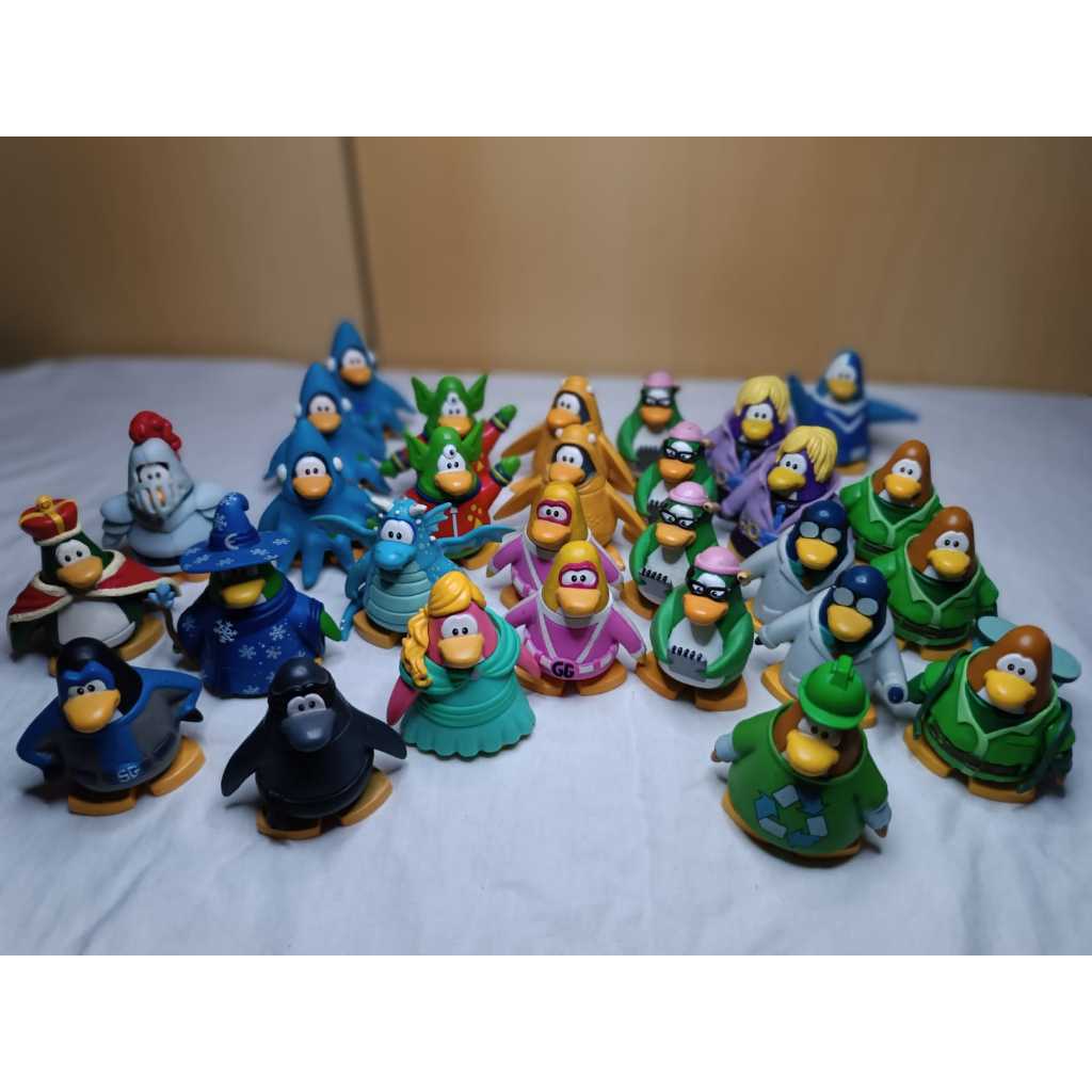 Bonecos Club Penguin - Brinquedo Colecionável Disney
