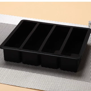 Forma De Silicone 4 Cavidades De Gelo Vermelho Ou Preto Retangular 17x14CM Multicolorido De Desenformar Para Gelos Multiuso Maleável