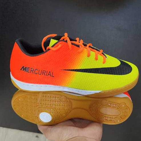 Nike futsal shoes store 2018