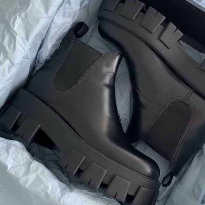 Bota Coturno Feminino Tratorada Chelsea Macia Confortável