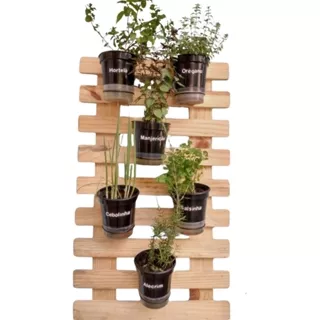 Horta com 6 vasos autoirrigáveis gourmet personalizados.