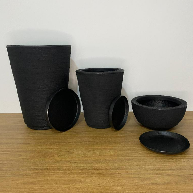 Kit 3 Vasos Decorativos Planta Flor Polietileno Cone Grafiato N1 N2 + Bacia N1 Com Pratos