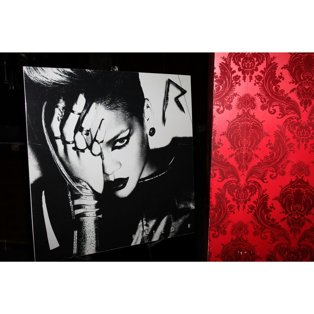 Rihanna - Rated R (FanMade) | Shopee Brasil