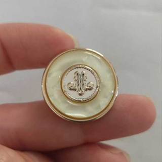 Botão Dourado e Creme 21mm Pezinho - 10 Unidades